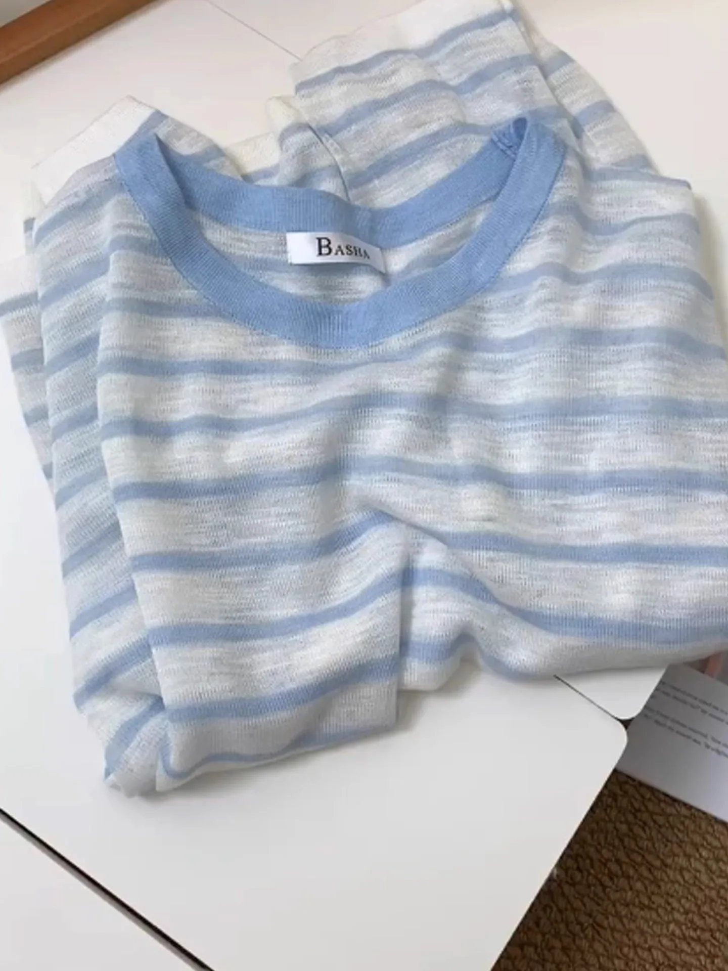 Unique Blue Striped Korean Style Women's Summer Sun Protection Cover up Top Breathable Knitted Loose Fit Long Sleeve
Unique Blue Striped Korean Style Women's Summer Sun Protection Cover up Top Breathable Knitted Loose Fit Long Sleeve