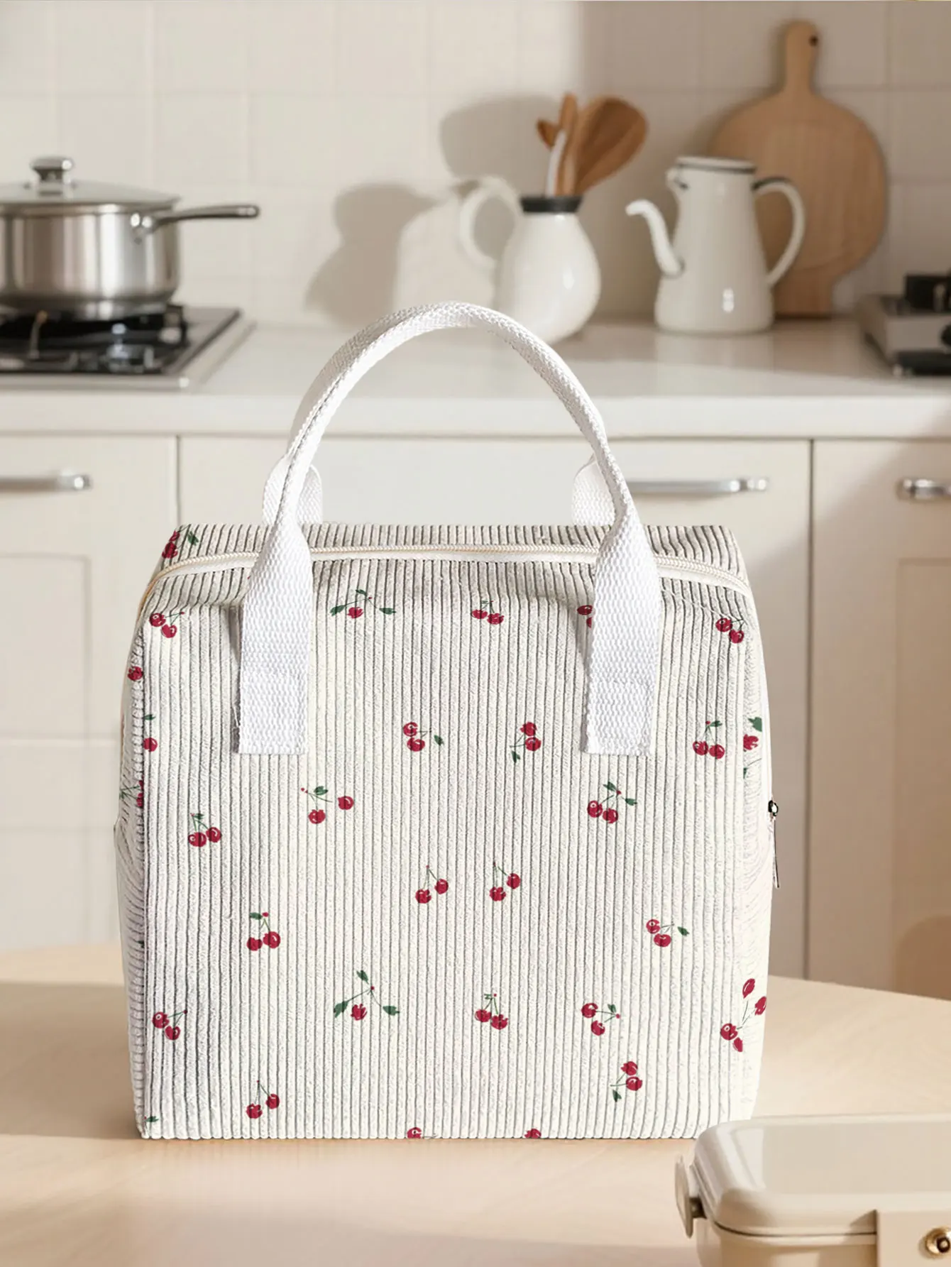 Sweet Cherry Floral Thermal Lunch Box Handbag Waterproof Portable Food Cooler Bag
Sweet Cherry Floral Thermal Lunch Box Handbag Waterproof Portable Food Cooler Bag