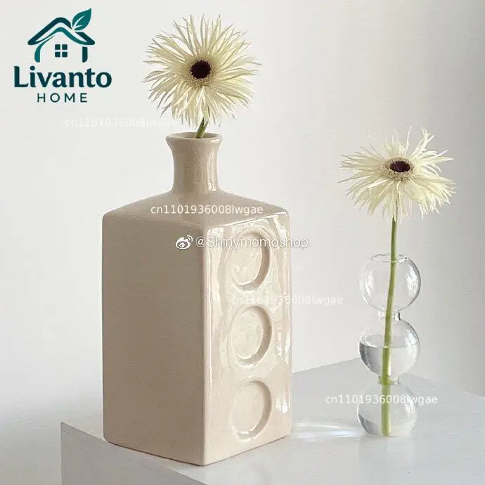 SHINYMOMO retro ceramic vase inventory hotel famous design soft decoration (SF Express)
SHINYMOMO retro ceramic vase inventory hotel famous design soft decoration (SF Express)