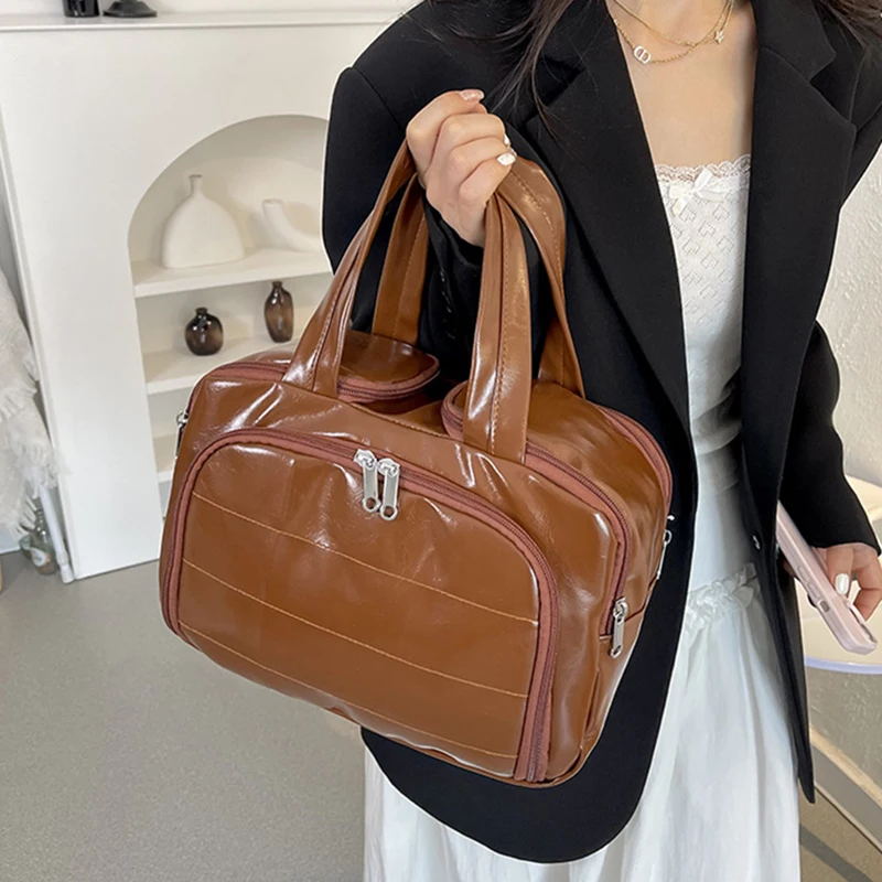 Women Large-capacity Waterproof Toiletry Storage Bag Portable PU Leather Cosmetic Bag Wet and Dry Separation Travel Toiletry Bag
Women Large-capacity Waterproof Toiletry Storage Bag Portable PU Leather Cosmetic Bag Wet and Dry Separation Travel Toiletry Bag