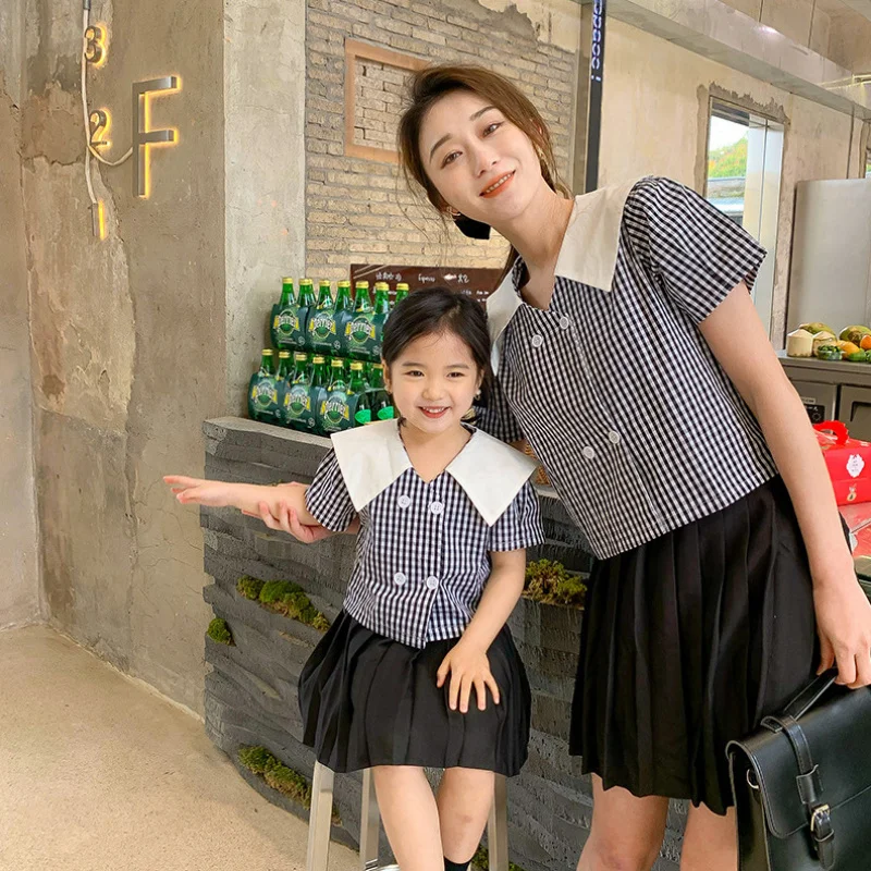 Family Matching Outfits Summer New Style Mother and Daughter College Style Large Lapel Square Neck Plaid Shirt BlouseH22X25
Family Matching Outfits Summer New Style Mother and Daughter College Style Large Lapel Square Neck Plaid Shirt BlouseH22X25