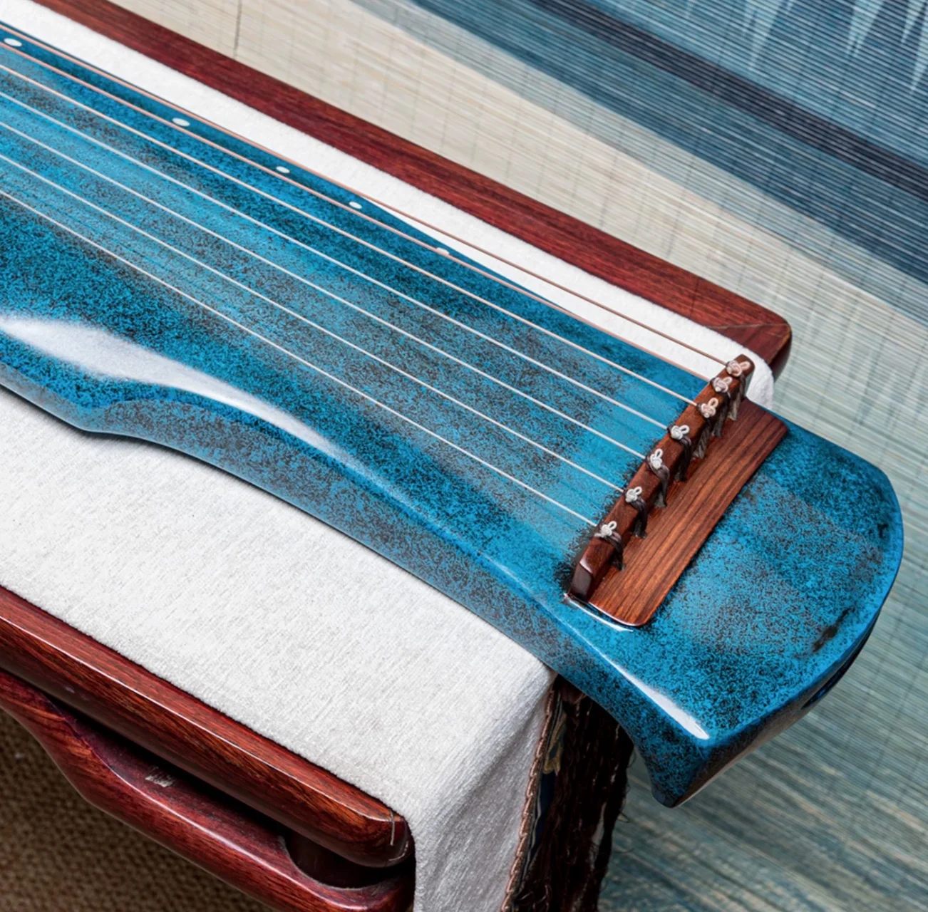 Guqin Fuxi zither Gemstone blue paint finish old fir Chinese string instruments
Guqin Fuxi zither Gemstone blue paint finish old fir Chinese string instruments