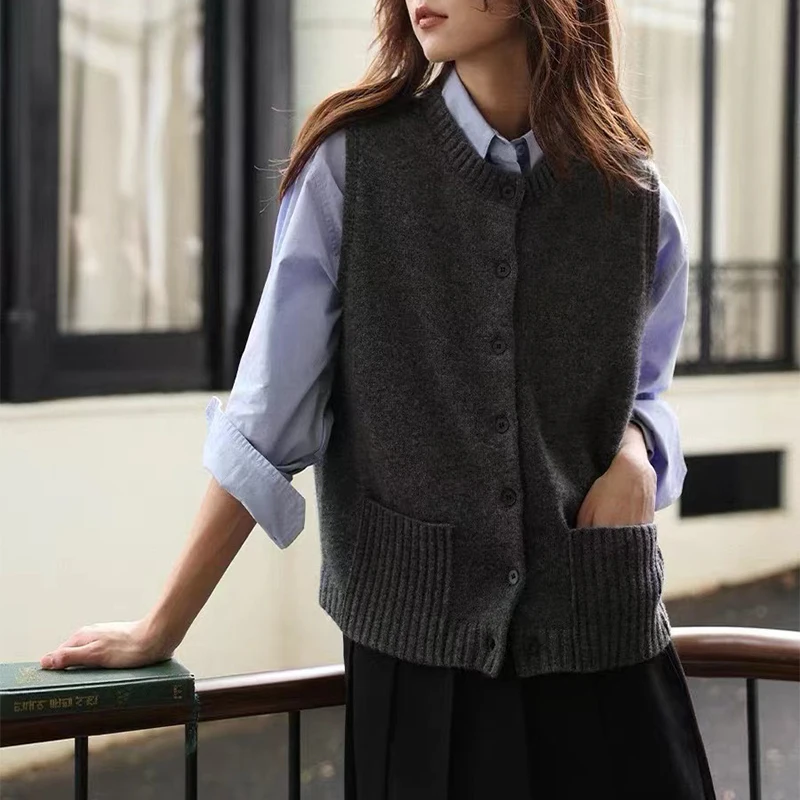 2025 Autumn Winter Korean Style O-neck Single-breasted 100% Wool Knitted Vest Women's Sleeveless Versatile Temperament Tank Tops
2025 Autumn Winter Korean Style O-neck Single-breasted 100% Wool Knitted Vest Women's Sleeveless Versatile Temperament Tank Tops