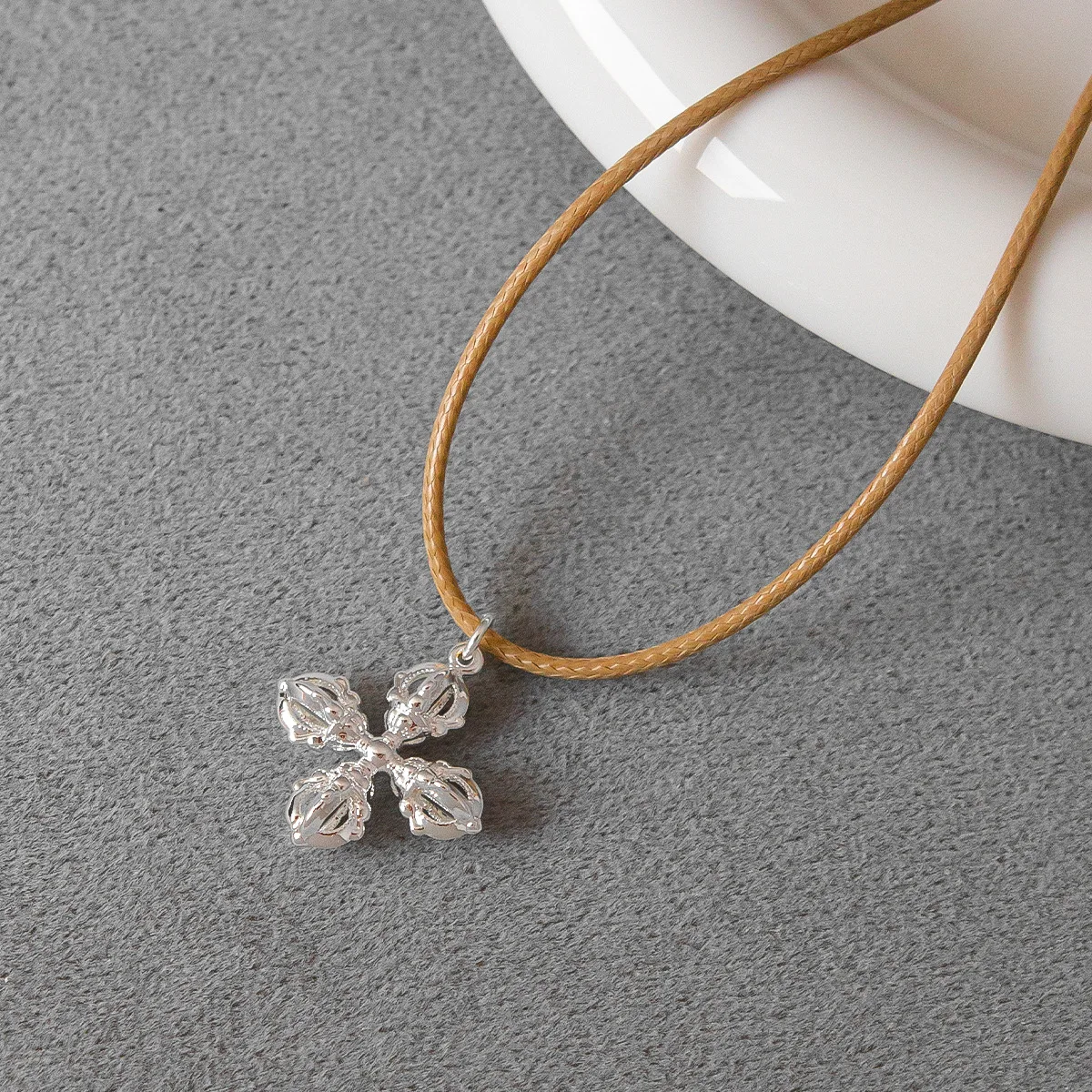 New cross necklace popular short cross neck chain sweater chain unisex neck accessory
New cross necklace popular short cross neck chain sweater chain unisex neck accessory