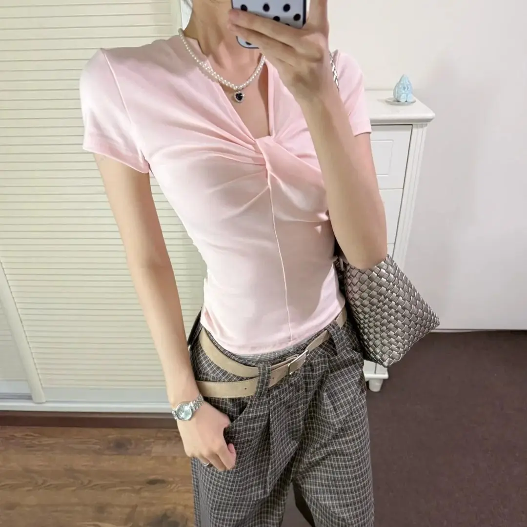 American Pink V-neck Kink Short-sleeved T-shirt Slim Cotton Top
American Pink V-neck Kink Short-sleeved T-shirt Slim Cotton Top