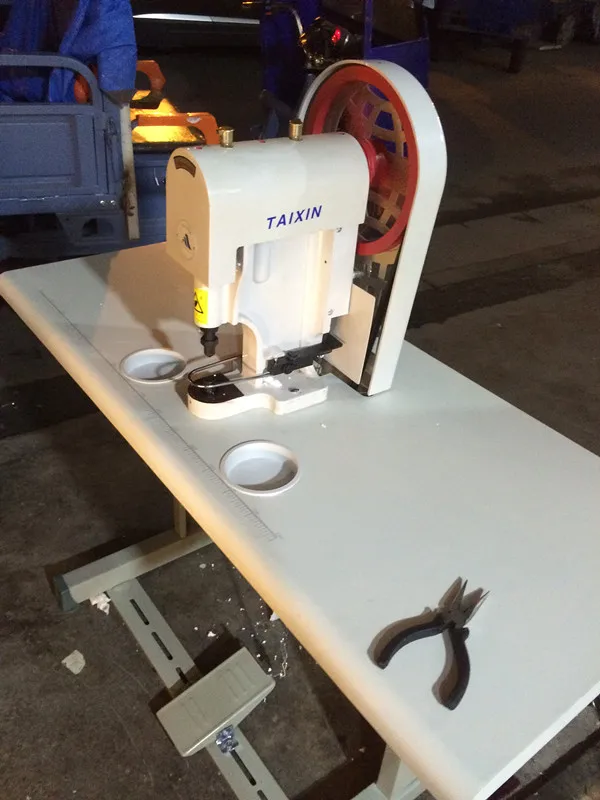 808 Button Set-in Machine, Eyelet Fastening Machine, Dotter Nailing Machine Big White Button Machine, Button Press Machine, Elec
808 Button Set-in Machine, Eyelet Fastening Machine, Dotter Nailing Machine Big White Button Machine, Button Press Machine, Elec