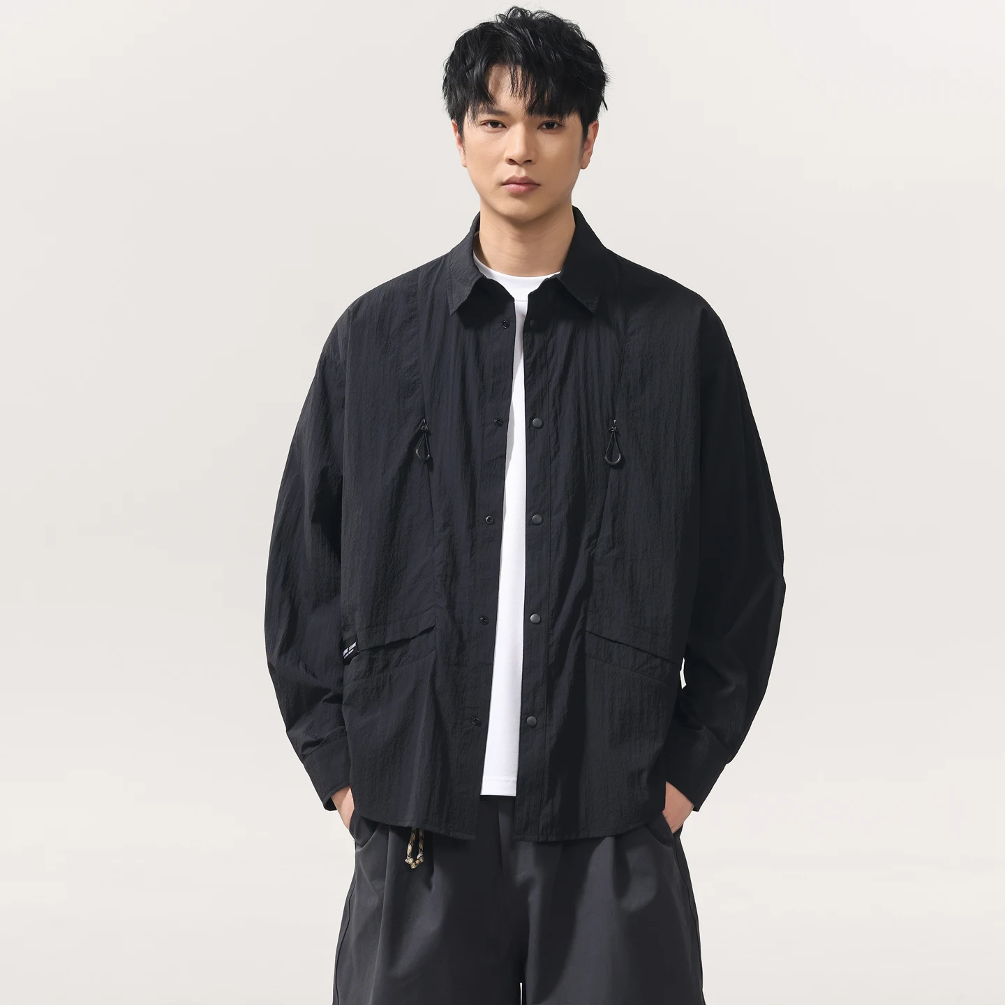 Men Outdoor Casual Streetwear Oversize Long Sleeve Quick Dry Cargo Shirts Cardigan Coat Male Lightweight Sunscreen Shirts
Men Outdoor Casual Streetwear Oversize Long Sleeve Quick Dry Cargo Shirts Cardigan Coat Male Lightweight Sunscreen Shirts