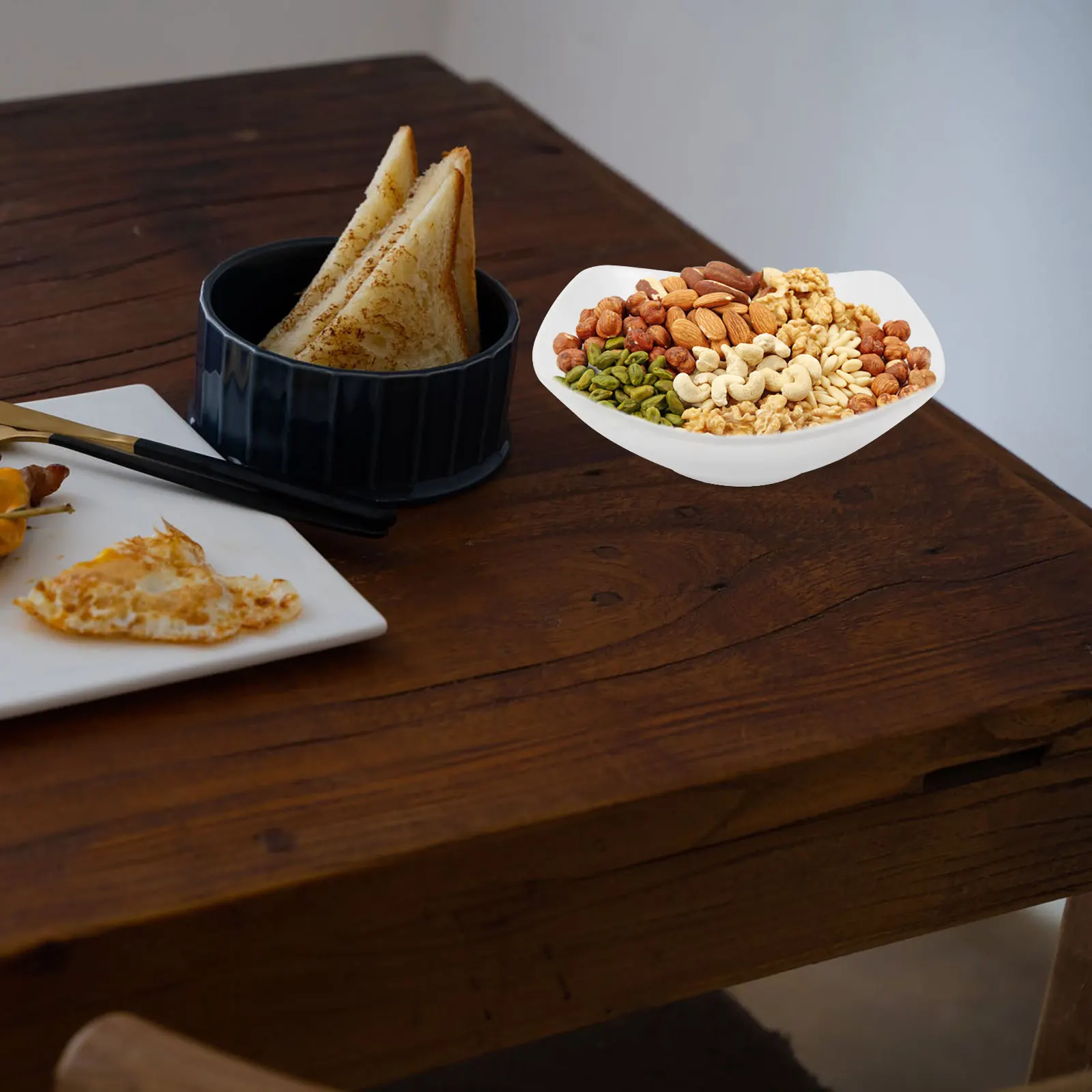 2pcs Square Ceramic Bowl with Four-sided Feet 5 Inch Snack Dessert Food Serving Bowls Lightweight Practical porcelain
2pcs Square Ceramic Bowl with Four-sided Feet 5 Inch Snack Dessert Food Serving Bowls Lightweight Practical porcelain