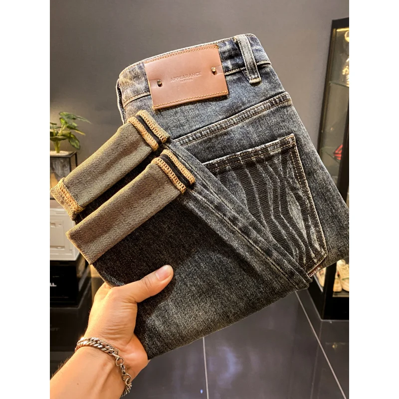 Autumn men's jeans high-end trend embroidered slightly loose Haren tapered small foot casual pants
Autumn men's jeans high-end trend embroidered slightly loose Haren tapered small foot casual pants