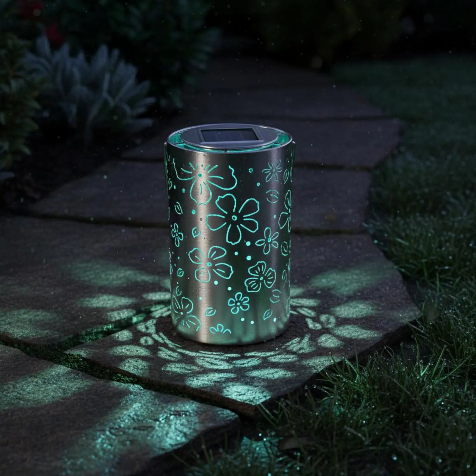 Hollow-Etched Solar Lantern Waterproof Floral Pattern Garden Lamp Solar-Powered Light Lawn Lamp Dusk to Dawn Controller Outdoor
Hollow-Etched Solar Lantern Waterproof Floral Pattern Garden Lamp Solar-Powered Light Lawn Lamp Dusk to Dawn Controller Outdoor