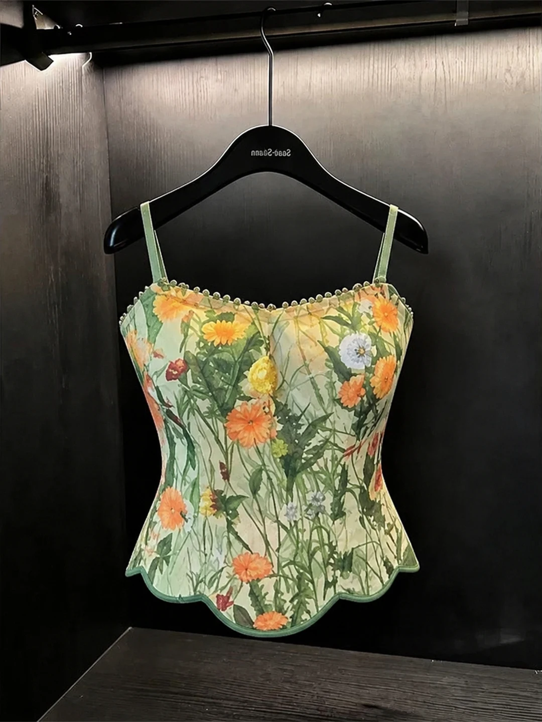 Floral Print Halter Neck Crop Top Slim Fit Stylish Korean Style Silk Women's Fashionable Summer Shirt Casual Office Wear
Floral Print Halter Neck Crop Top Slim Fit Stylish Korean Style Silk Women's Fashionable Summer Shirt Casual Office Wear
