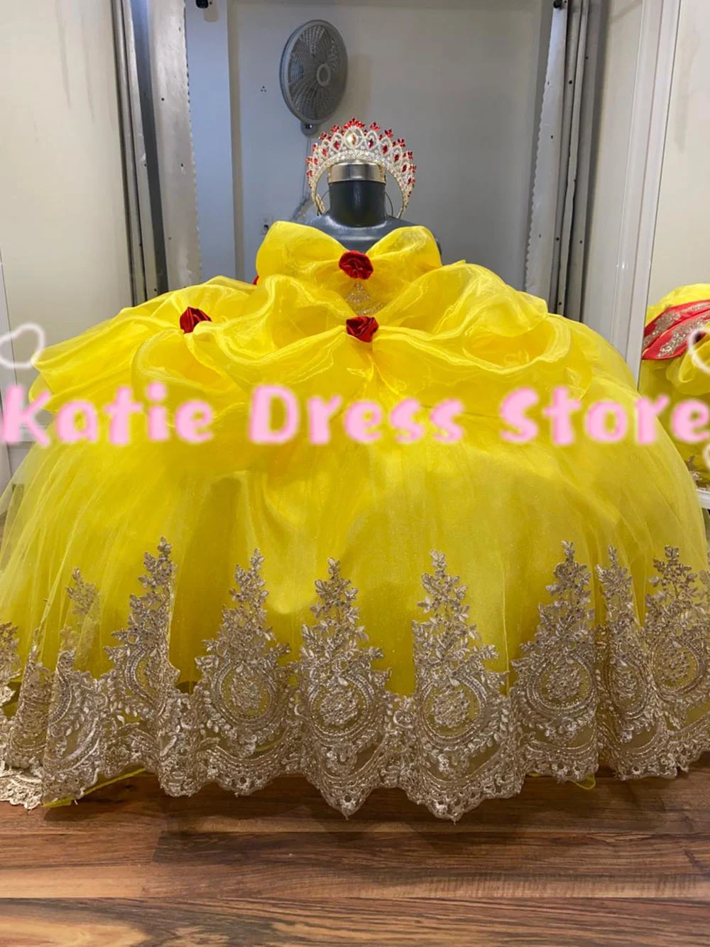 Elegant Flower Girl Dress For Wedding With Bow Tulle Puffy Applique Kids Birthday Party First Communion Ball Gowns Customized
Elegant Flower Girl Dress For Wedding With Bow Tulle Puffy Applique Kids Birthday Party First Communion Ball Gowns Customized