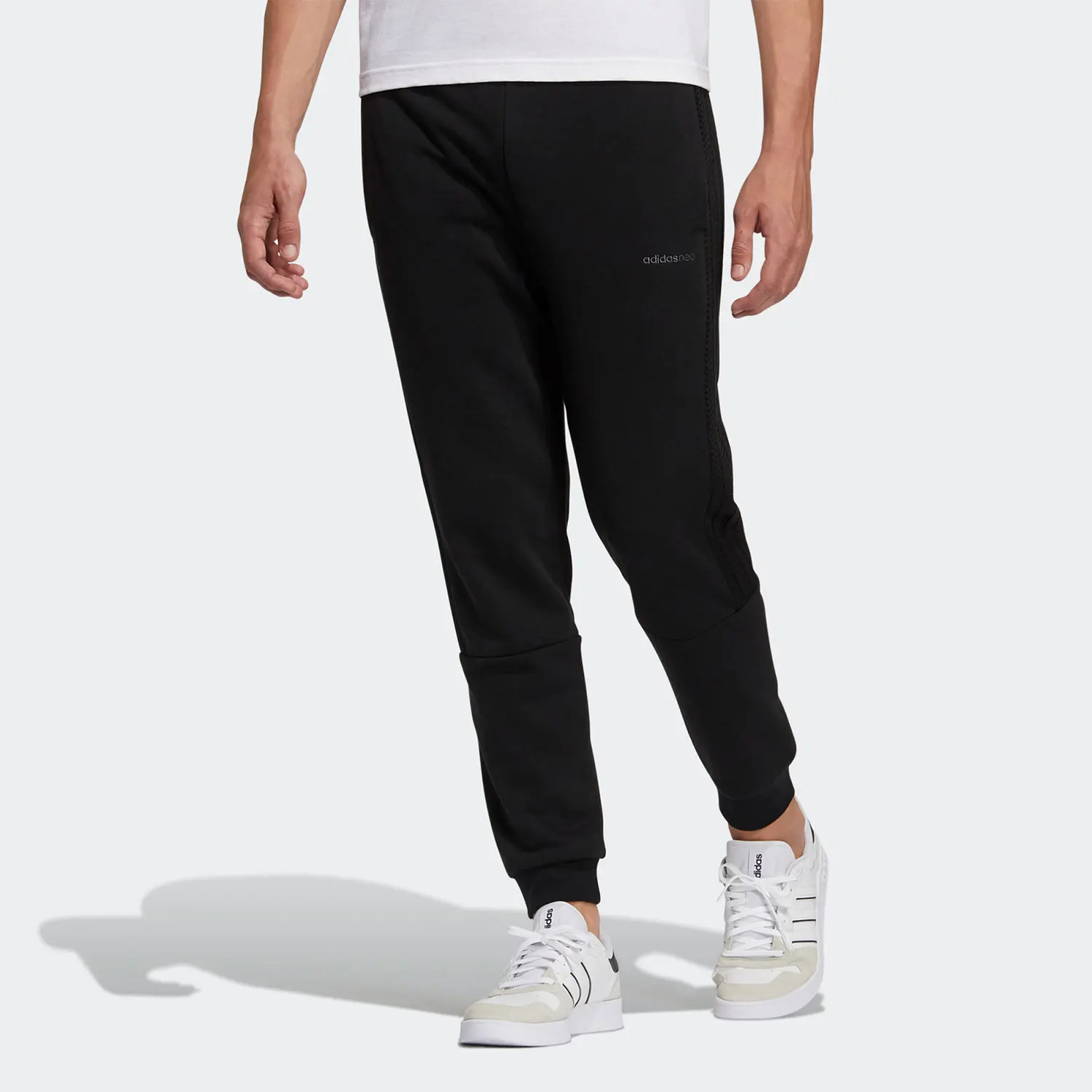 Adidas оригинальные новые модные мужские брюки для бега Neo H55276
Adidas оригинальные новые модные мужские брюки для бега Neo H55276