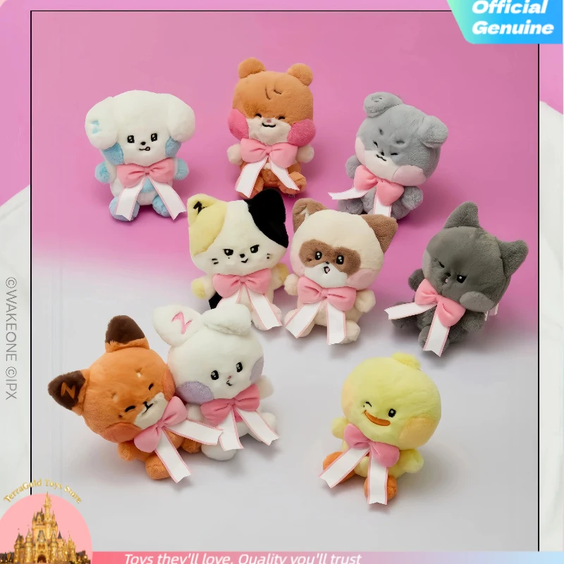 Оригинальный плюшевый брелок-подвеска Zeroni Ribbon Pink Bow Series Zb1 в форме сердца с шариком и звездой, мерчандайзинг с персонажами Чжанхао, Ханбин, Рики
Оригинальный плюшевый брелок-подвеска Zeroni Ribbon Pink Bow Series Zb1 в форме сердца с шариком и звездой, мерчандайзинг с персонажами Чжанхао, Ханбин, Рики