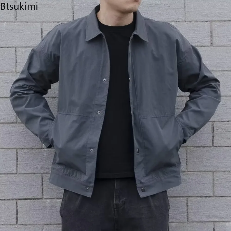 2025 Men's Spring and Autumn Cargo Coat Solid Color Turndown Collar Windproof Korean Style Relaxed Fit Working Jackets for Men
2025 Men's Spring and Autumn Cargo Coat Solid Color Turndown Collar Windproof Korean Style Relaxed Fit Working Jackets for Men