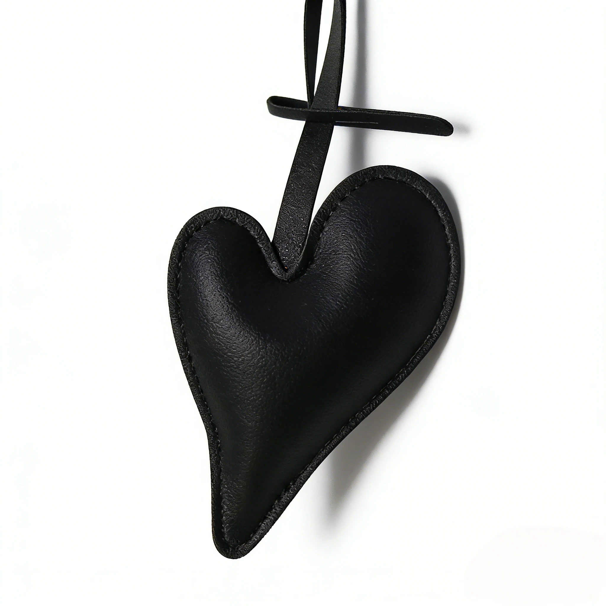 2 PCS Leather Heart Bag Charms for Purse Handbags Bag Accessories PU Key Charms for Women Girls
2 PCS Leather Heart Bag Charms for Purse Handbags Bag Accessories PU Key Charms for Women Girls