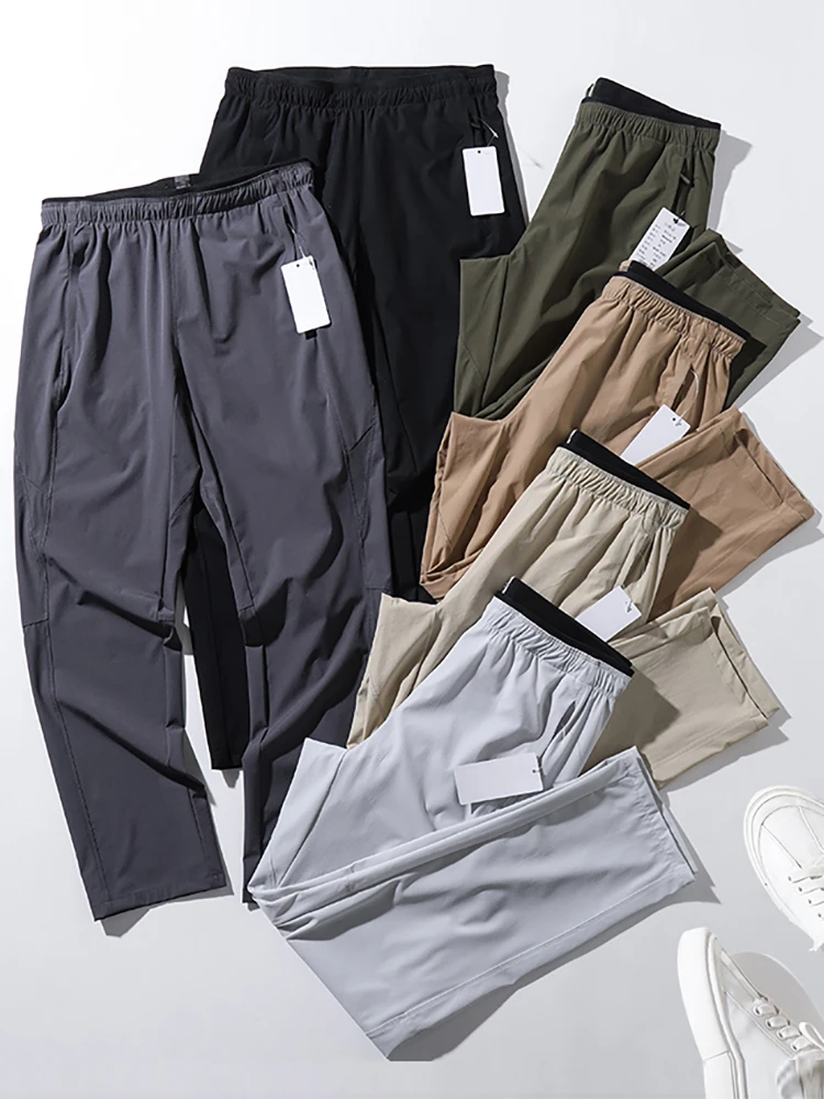 Мужские спортивные брюки из охлаждающего ледяного шелка: летние, новые, быстросохнущие, тонкие, повседневные, свободного кроя, прямые штанины, для ежедневной носки
Мужские спортивные брюки из охлаждающего ледяного шелка: летние, новые, быстросохнущие, тонкие, повседневные, свободного кроя, прямые штанины, для ежедневной носки