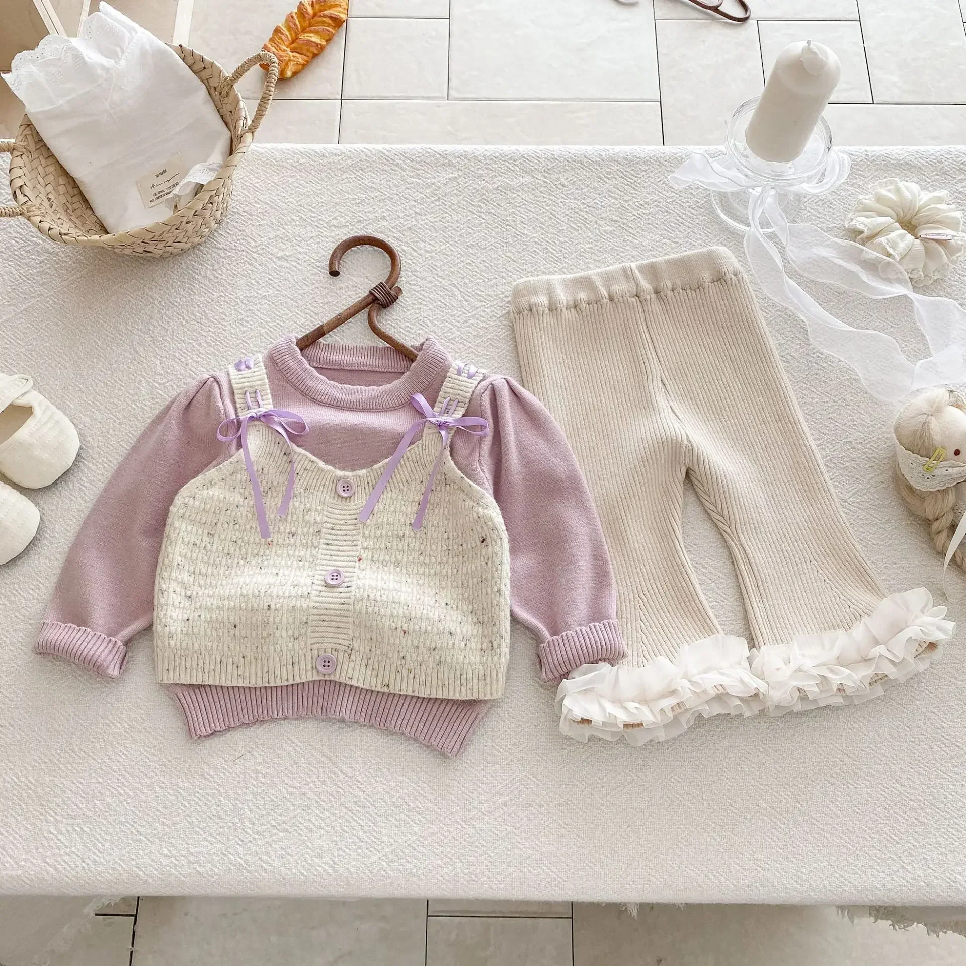 Autumn Baby Girl Knitted Set 2-in-1 Layered Top & Flared Ruffle Pants Outfit with Bow Two Piece Set for 0-4Y Girls
Autumn Baby Girl Knitted Set 2-in-1 Layered Top & Flared Ruffle Pants Outfit with Bow Two Piece Set for 0-4Y Girls