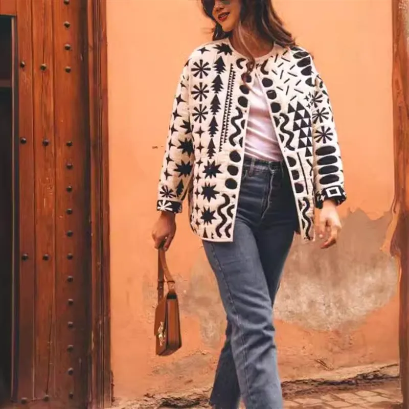 Женская летняя футболка из хлопка и полиэстера, двусторонняя, свободного кроя, стандартной длины, с принтом Nine Sve Princ Sle
Женская летняя футболка из хлопка и полиэстера, двусторонняя, свободного кроя, стандартной длины, с принтом Nine Sve Princ Sle