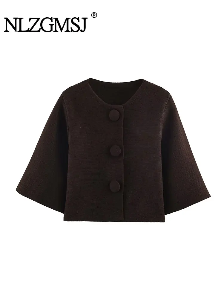 Nlzgsmj 2026 Women Fashion Brown Button Decoration Knitted Sweater Vintage Short Sleeves Female Leisure Lady Sweaters Y2k
Nlzgsmj 2026 Women Fashion Brown Button Decoration Knitted Sweater Vintage Short Sleeves Female Leisure Lady Sweaters Y2k