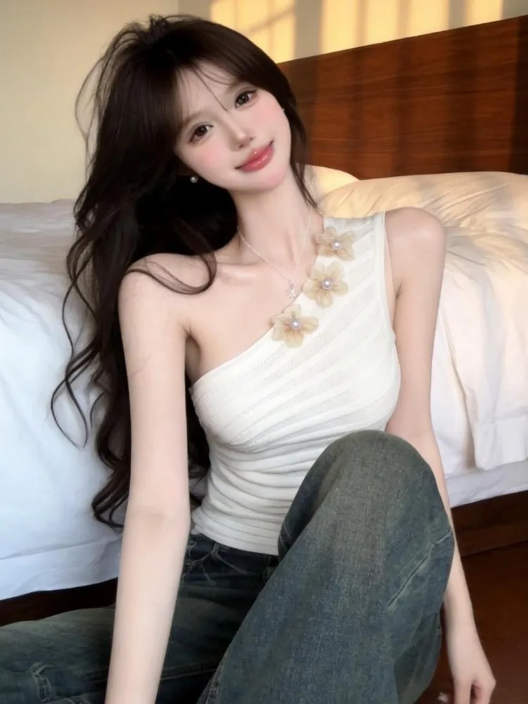 Spicy Girl Style Knitted off Shoulder Vest Women's Summer New Folded Stripe Top Korean Version Standard Structure Citywalk Sk...
Spicy Girl Style Knitted off Shoulder Vest Women's Summer New Folded Stripe Top Korean Version Standard Structure Citywalk Sk...