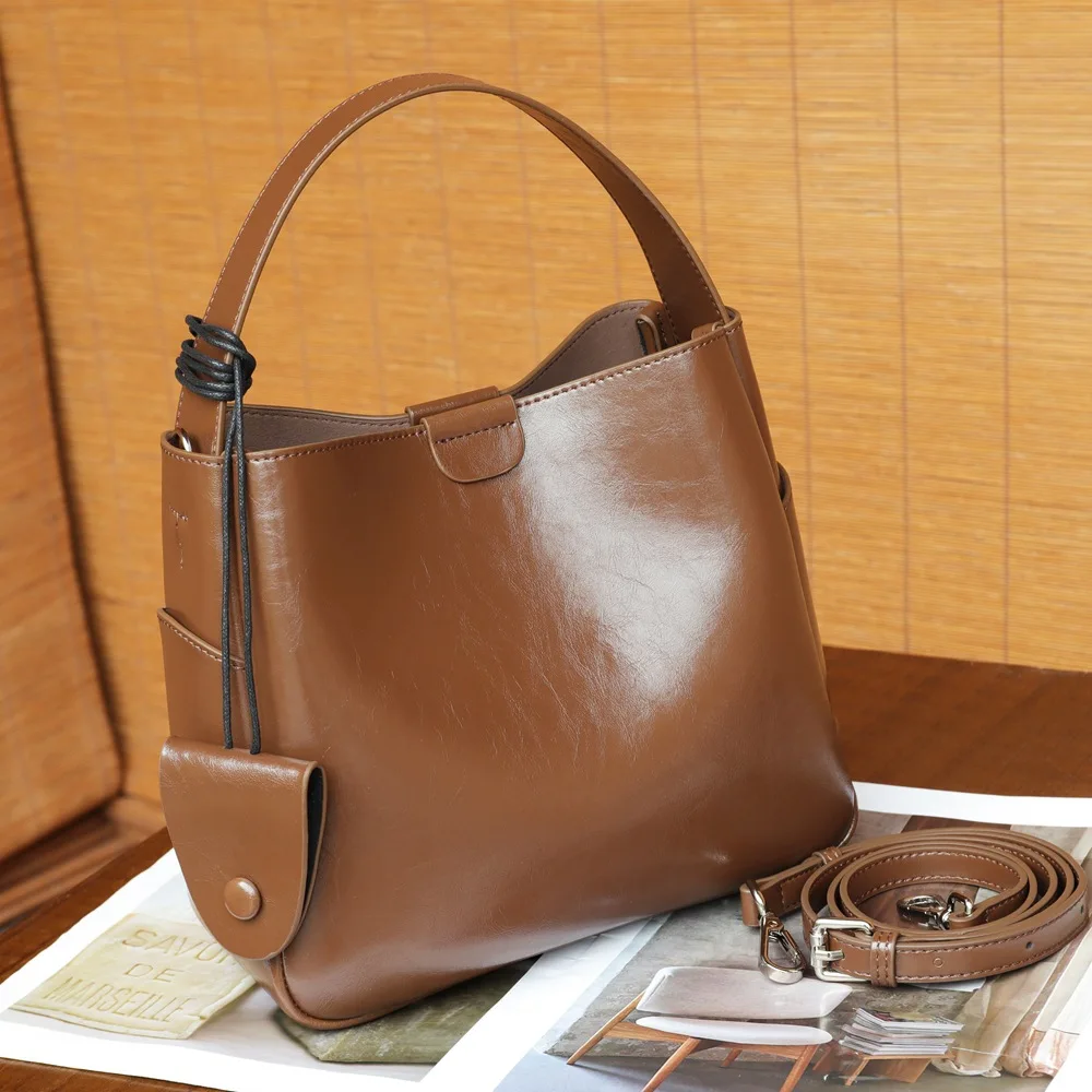 Casual Women Genuine Leather Handbag 2026 New Oilwax Cow Leather Tote Bag Fashion Ladies Shoulder or Crossbody Bags
Casual Women Genuine Leather Handbag 2026 New Oilwax Cow Leather Tote Bag Fashion Ladies Shoulder or Crossbody Bags