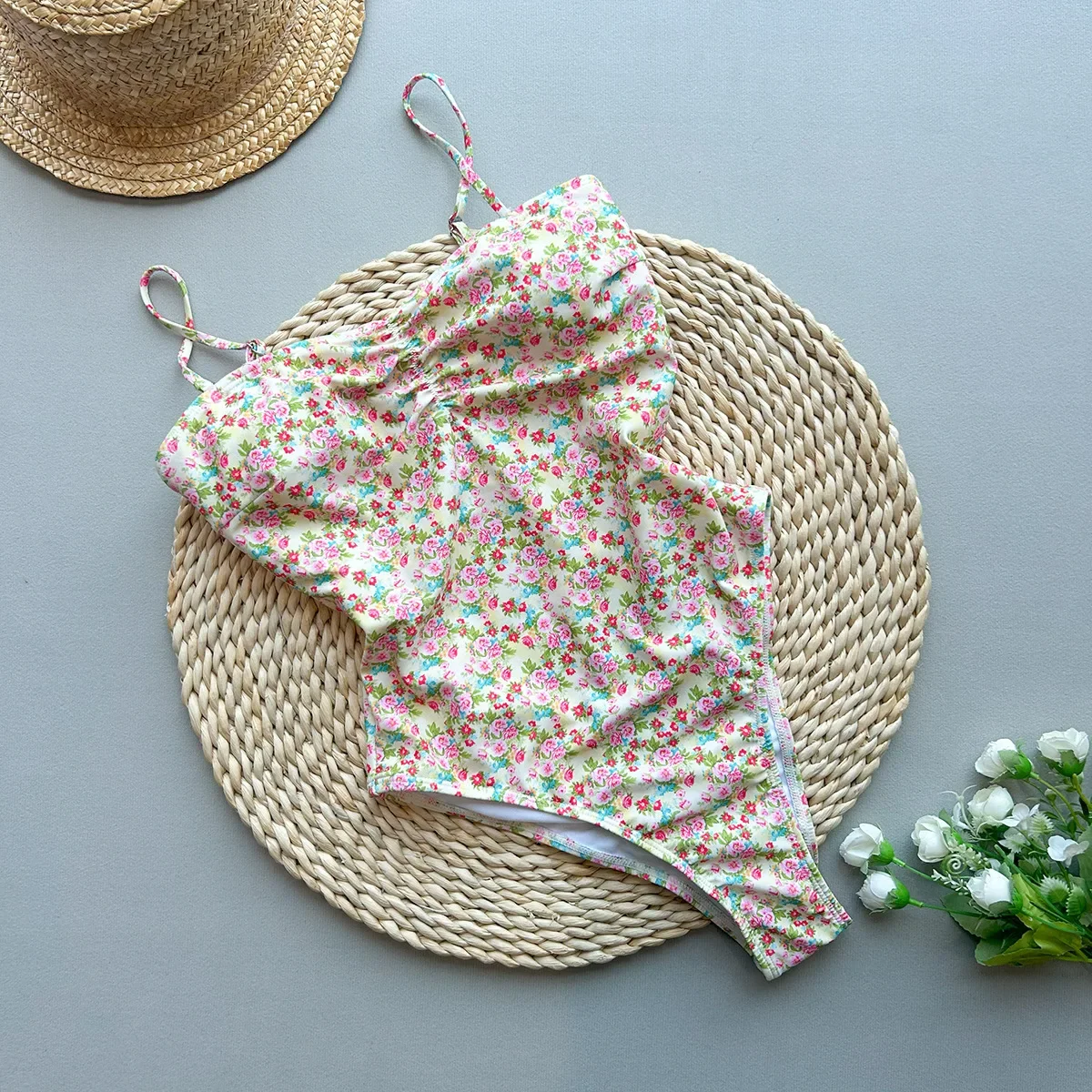 Vintage Yellow Floral Print One Piece Swimsuit 2025 Women Halter Pleate Slim Tummy Control Swimwear Beach Holiday Swimming Suits
Vintage Yellow Floral Print One Piece Swimsuit 2025 Women Halter Pleate Slim Tummy Control Swimwear Beach Holiday Swimming Suits