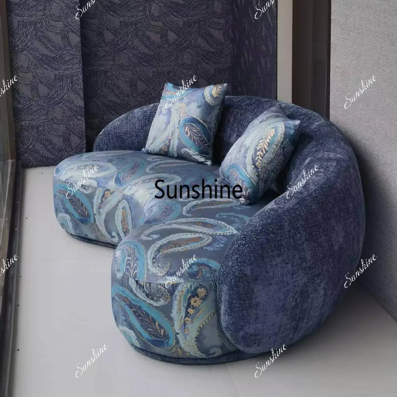 French retro style curved fabric sofa living room small apartment three people straight row special shape
French retro style curved fabric sofa living room small apartment three people straight row special shape