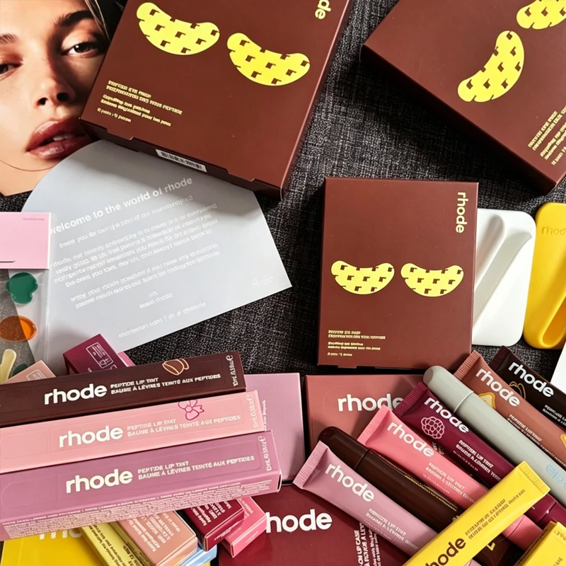Hot Skincare Reduce Eye Lines and Dark Circles Peptide Banana Eye Patch Lip Gloss with MagSafe Holder Case for iPhone 17 Pro Max
Hot Skincare Reduce Eye Lines and Dark Circles Peptide Banana Eye Patch Lip Gloss with MagSafe Holder Case for iPhone 17 Pro Max