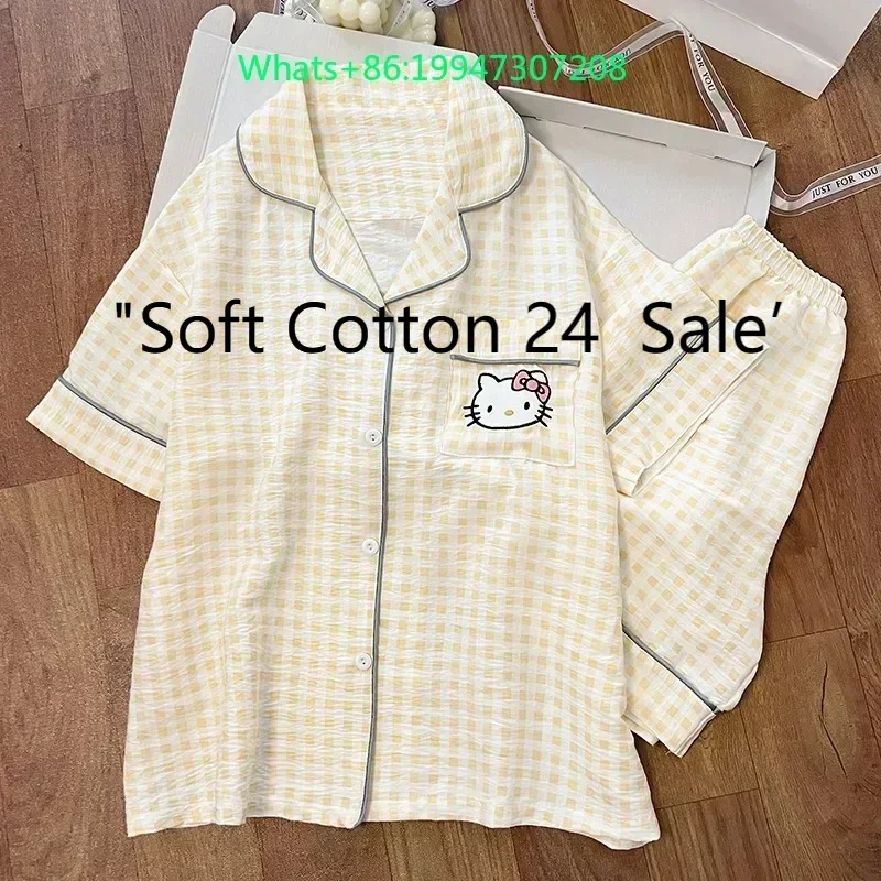 Summer new beige cloud cotton cartoon Hello Kitty lapel collar short-sleeved shorts cardigan pajamas loungewear two-piece set
Summer new beige cloud cotton cartoon Hello Kitty lapel collar short-sleeved shorts cardigan pajamas loungewear two-piece set