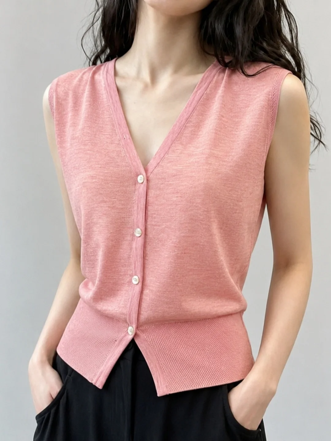 Elegant V-Neck Ice Silk Knitted Vest Summer Korean Style Ultra Beautiful Exquisite Simple Match All Weather Casual Women's Top
Elegant V-Neck Ice Silk Knitted Vest Summer Korean Style Ultra Beautiful Exquisite Simple Match All Weather Casual Women's Top