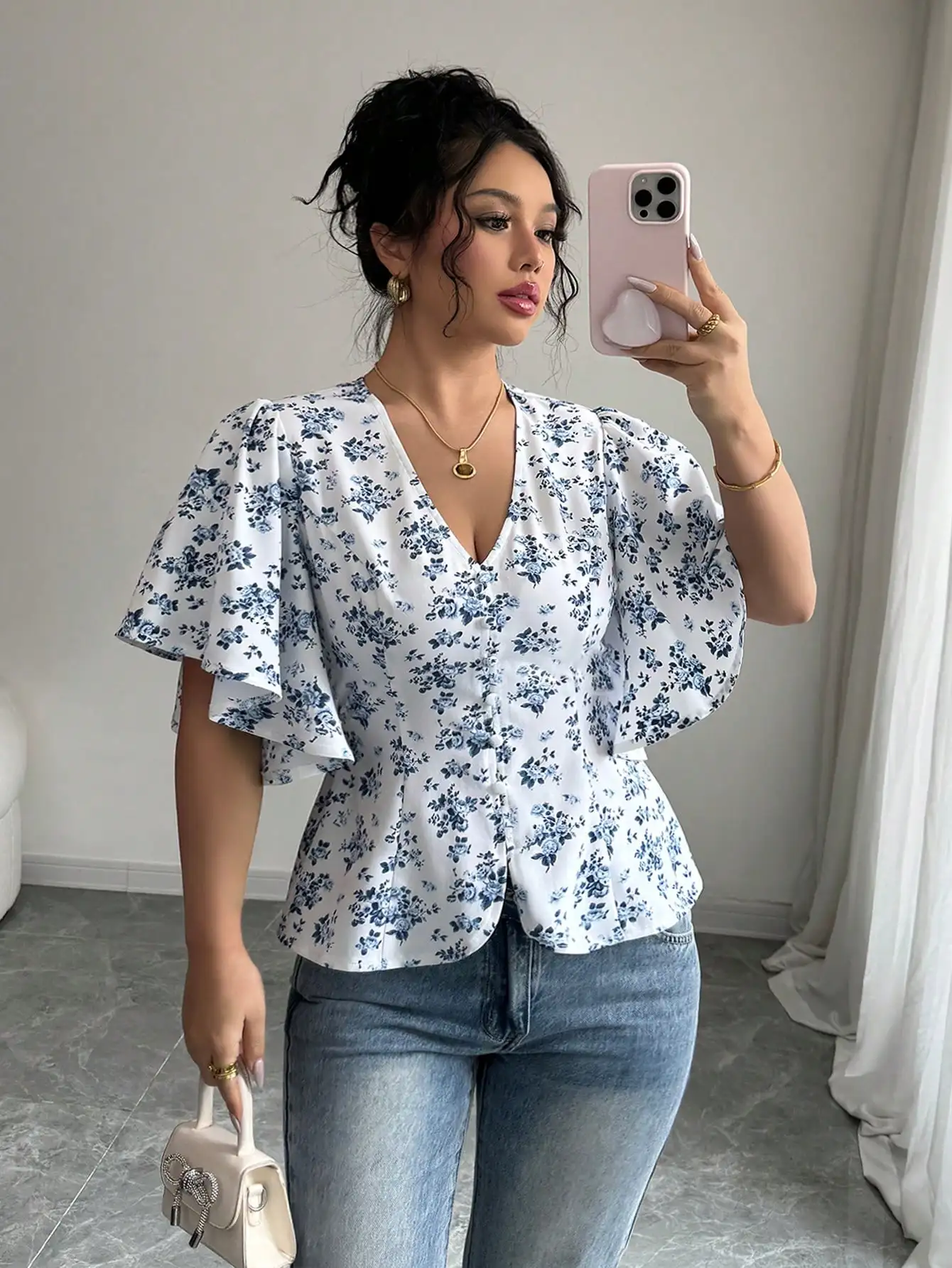 Элегантная женская блузка с цветочным принтом, V-образным вырезом, приталенной талией и короткими рукавами, А-силуэт
Элегантная женская блузка с цветочным принтом, V-образным вырезом, приталенной талией и короткими рукавами, А-силуэт