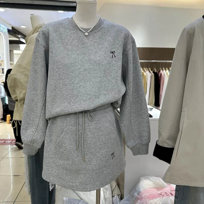 Sporty Dress Sets Long Sleeve Hoodies and Skirt Sportswear Matching Sets Loose Korean Style Casual Tracksuit Women Two Piece Set
Sporty Dress Sets Long Sleeve Hoodies and Skirt Sportswear Matching Sets Loose Korean Style Casual Tracksuit Women Two Piece Set