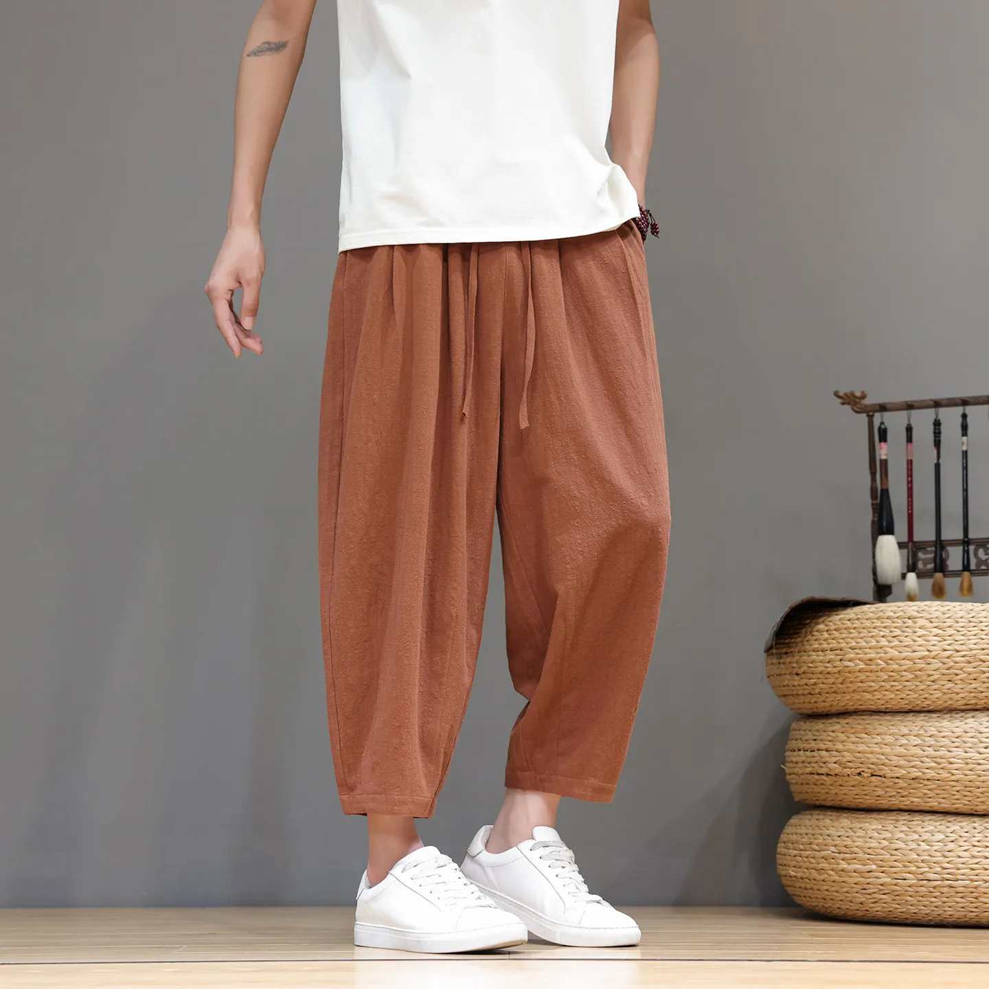 Chinese Style Bottoms Summer Men's Soild Color Loose Harem Pants Wide Leg Linen Cotton Breathable Ice Silk Trousers
Chinese Style Bottoms Summer Men's Soild Color Loose Harem Pants Wide Leg Linen Cotton Breathable Ice Silk Trousers