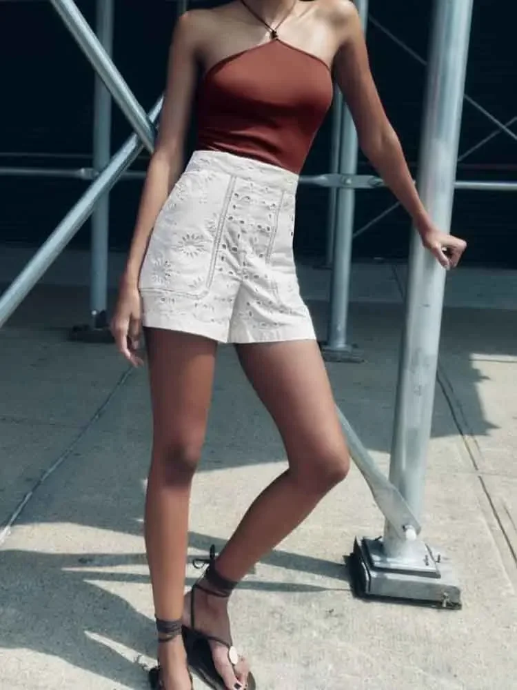 European style new women's fashion versatile simple solid color solid color hollow embroidery high waist shorts
European style new women's fashion versatile simple solid color solid color hollow embroidery high waist shorts