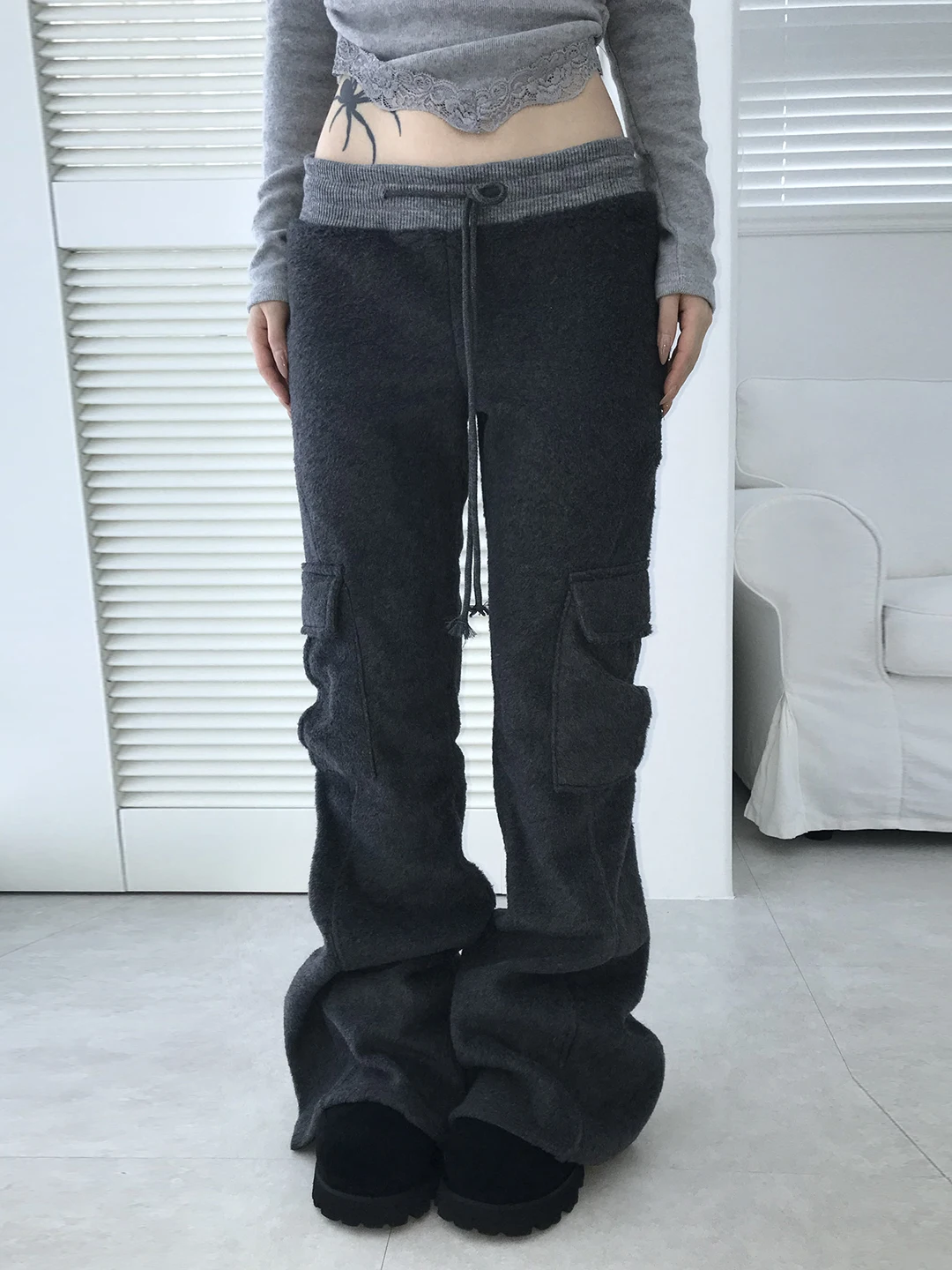WEEKEEP Street Style Color Block Low Waist Casual Pants Women's Micro Flare Elastic Waist Belted Slim Fit Long Trousers
WEEKEEP Street Style Color Block Low Waist Casual Pants Women's Micro Flare Elastic Waist Belted Slim Fit Long Trousers
