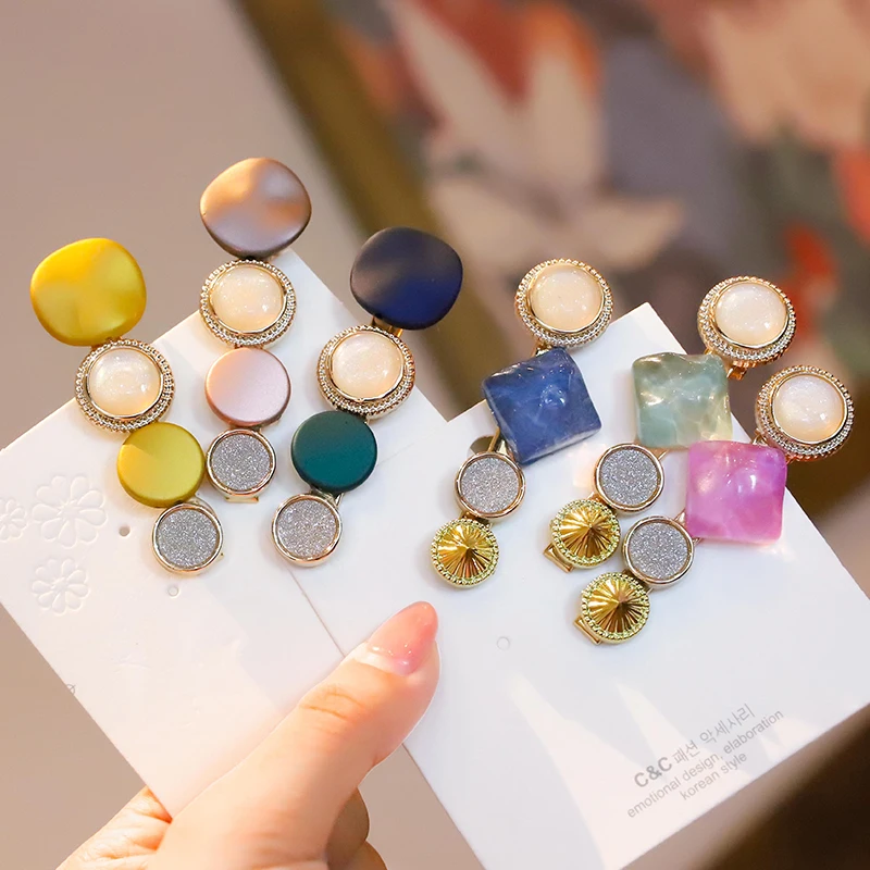 Ins style internet celebrity new style retro female Korean creative macaron hair accessories simple small fresh side clip
Ins style internet celebrity new style retro female Korean creative macaron hair accessories simple small fresh side clip