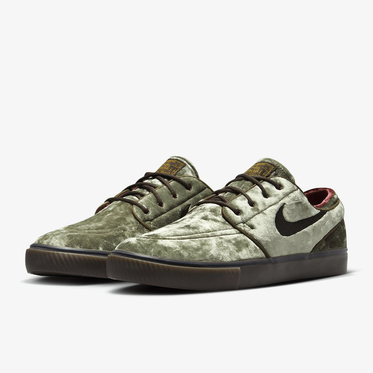 Осенние новые мужские классические повседневные легкие прочные кроссовки Nike FZ1302-200
Осенние новые мужские классические повседневные легкие прочные кроссовки Nike FZ1302-200