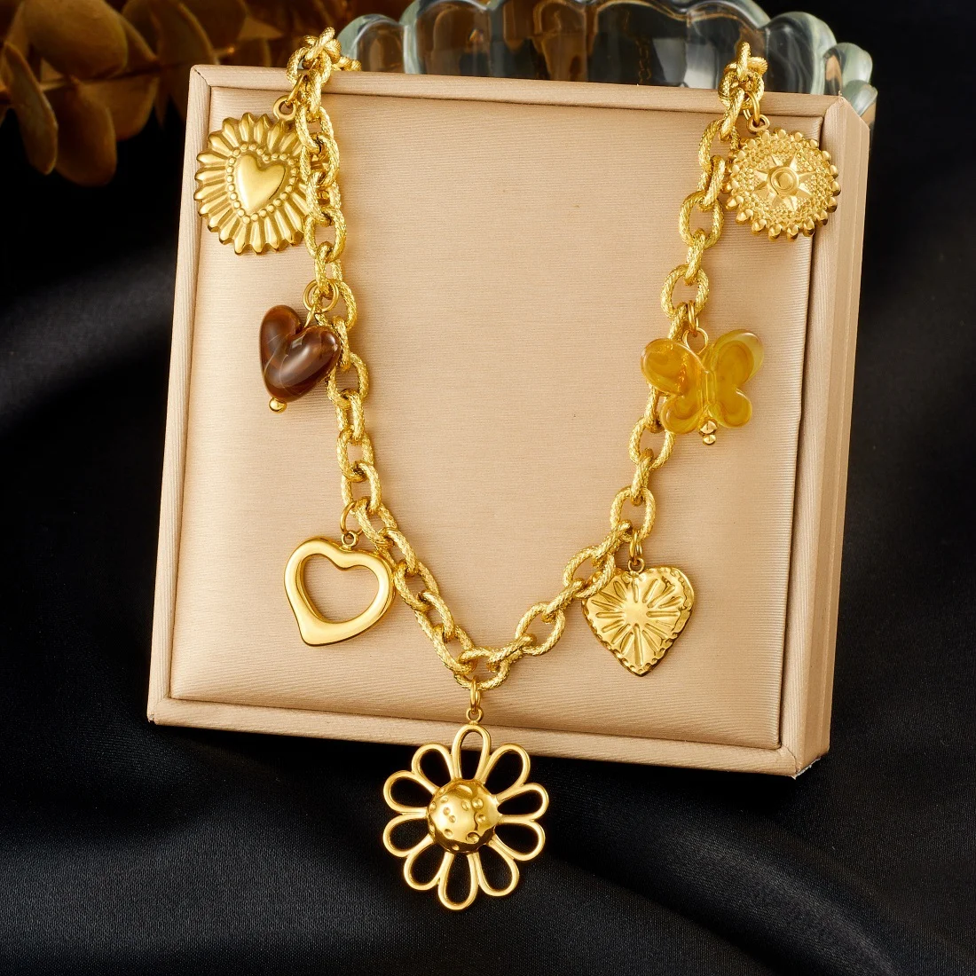 Plated Heart Butterfly Flower Multi Charms Necklace 316L Stainless Steel Twisted Link Chain Amber Stone Vintage Women Jewelry
Plated Heart Butterfly Flower Multi Charms Necklace 316L Stainless Steel Twisted Link Chain Amber Stone Vintage Women Jewelry