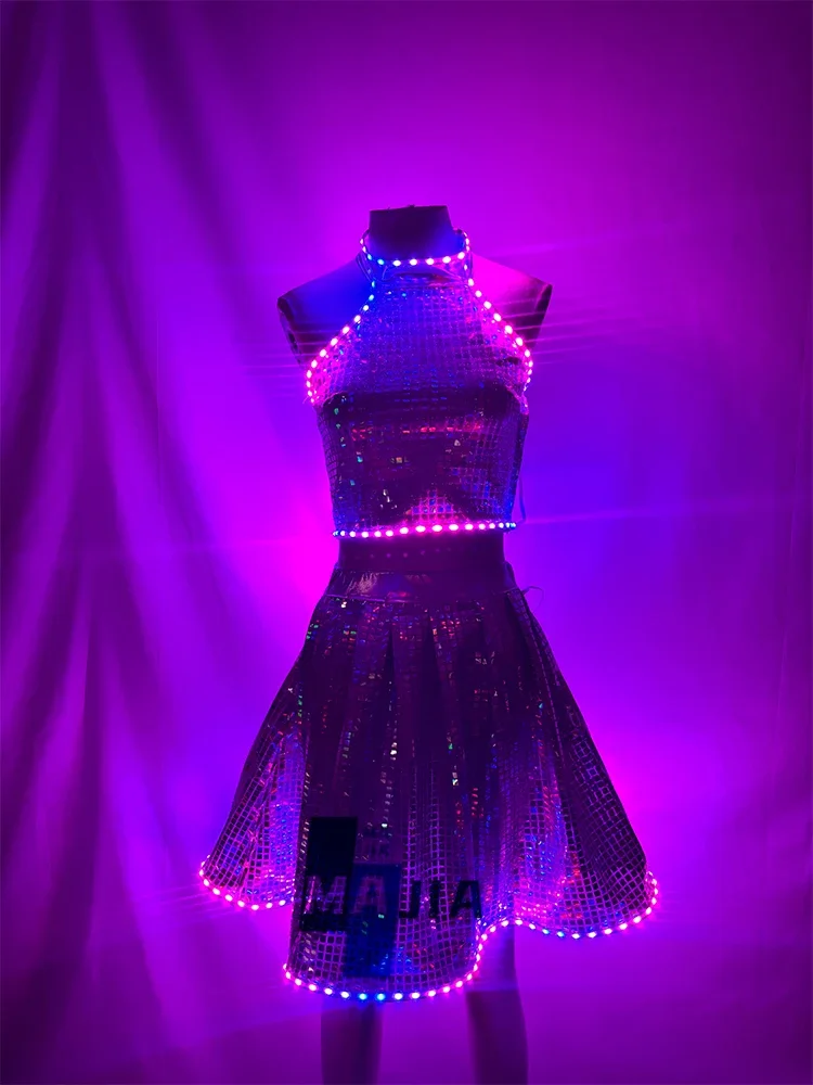 Women's Short Dress Sexy Backless Party Vest Laser Slim Sleeveless Two Piece Short Dress LED Remote Control Sequins Halter
Women's Short Dress Sexy Backless Party Vest Laser Slim Sleeveless Two Piece Short Dress LED Remote Control Sequins Halter
