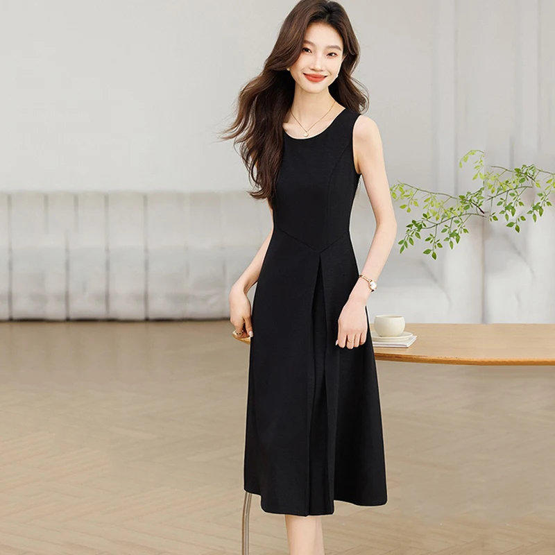 2025 summer new elegant temperament dress sleeveless off shoulder high-end professional commuting round neck dress
2025 summer new elegant temperament dress sleeveless off shoulder high-end professional commuting round neck dress