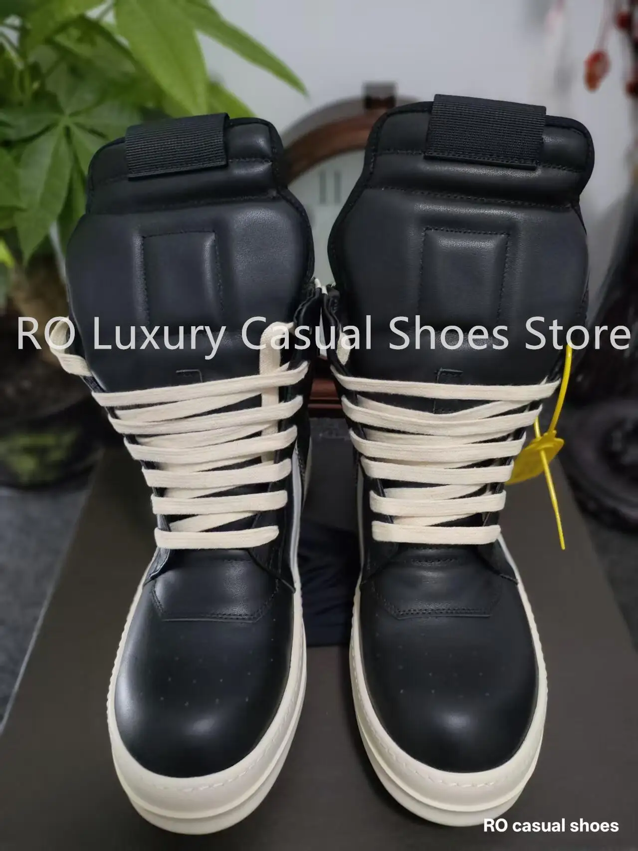 Fashion Men's Casual Shoes Inverted Triangle Design Flat Leather Shoes for Women Black Solid Women's Sneakers Lace-up Men's Shoe
Fashion Men's Casual Shoes Inverted Triangle Design Flat Leather Shoes for Women Black Solid Women's Sneakers Lace-up Men's Shoe