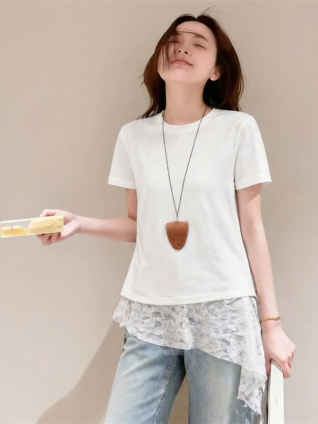 2026 Summer Commute Short Sleeve T-Shirt Lace Splicing Hem Irregular Fashion Top Korean Style Straight Cut Silk Material
2026 Summer Commute Short Sleeve T-Shirt Lace Splicing Hem Irregular Fashion Top Korean Style Straight Cut Silk Material