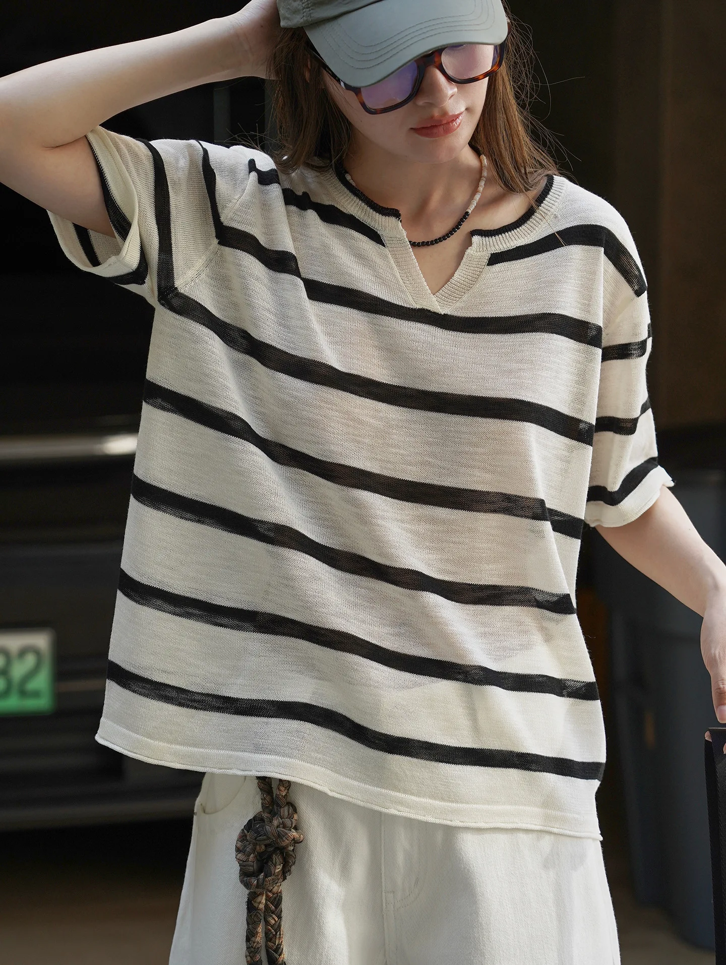 Spring and summer women's casual striped V-neck short sleeved loose knit T-shirt
Spring and summer women's casual striped V-neck short sleeved loose knit T-shirt