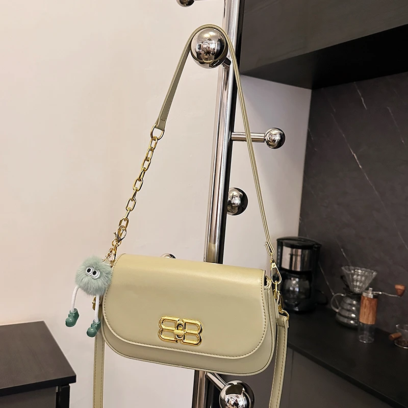Chic Luxury Minimalist Unique Crossbody Bag For Women Vintage Leather Solid Color Large Capacity Stylish Design 
Chic Luxury Minimalist Unique Crossbody Bag For Women Vintage Leather Solid Color Large Capacity Stylish Design