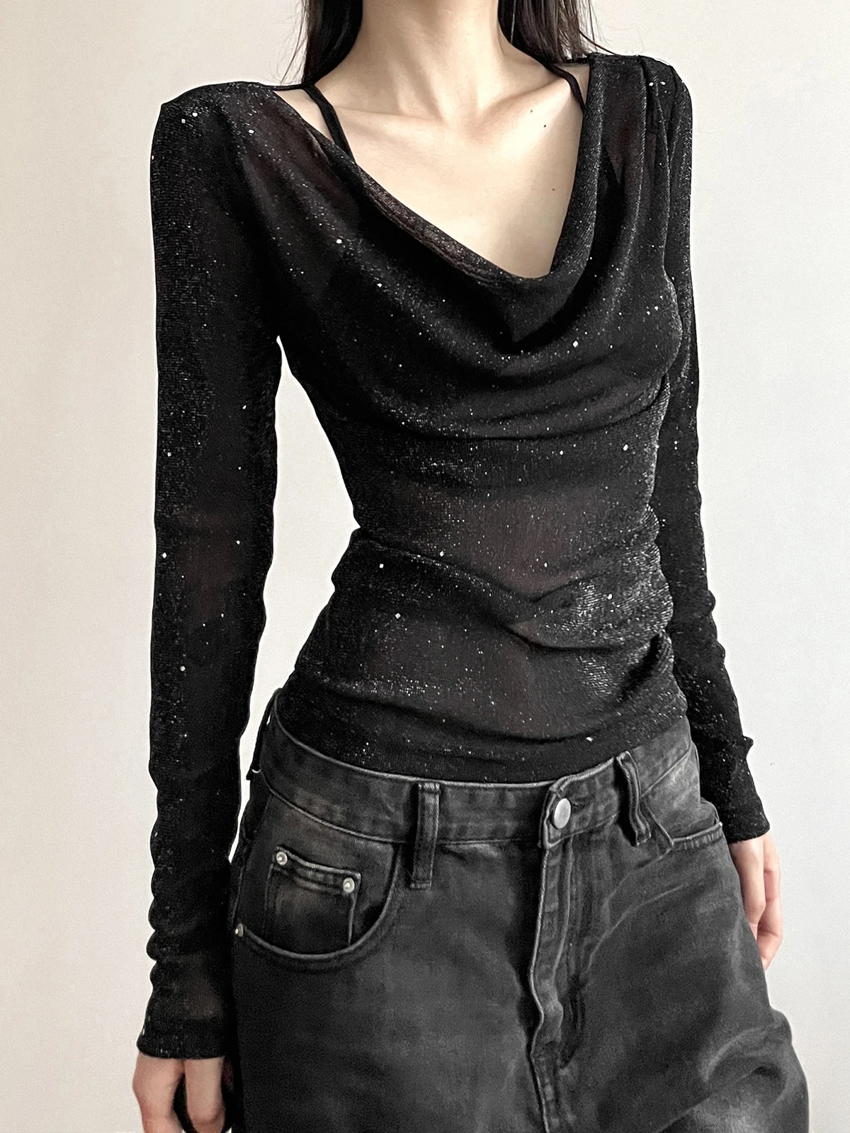 Женская черная готическая футболка Harajuku Y2k, футболка 90-х годов, винтажные футболки с высоким воротником и длинными рукавами, одежда эмо 2000-х годов, 2025
Женская черная готическая футболка Harajuku Y2k, футболка 90-х годов, винтажные футболки с высоким воротником и длинными рукавами, одежда эмо 2000-х годов, 2025