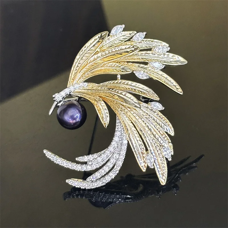 OKILY Black Pearl Exquisite Two-color Electroplated Zircon Phoenix Feather Brooches Elegant Freshwater Pearl Man Accessories
OKILY Black Pearl Exquisite Two-color Electroplated Zircon Phoenix Feather Brooches Elegant Freshwater Pearl Man Accessories
