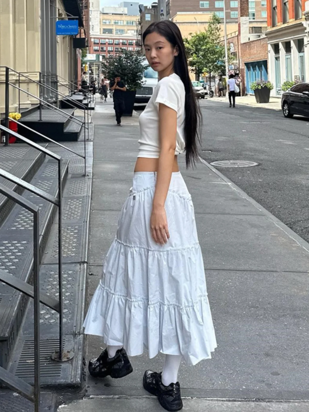 Jennie Light Blue Pleated A-Line Skirt Women's Summer Ins Street Sle High Waist Long Skirt with Lace Hemline
Jennie Light Blue Pleated A-Line Skirt Women's Summer Ins Street Sle High Waist Long Skirt with Lace Hemline
