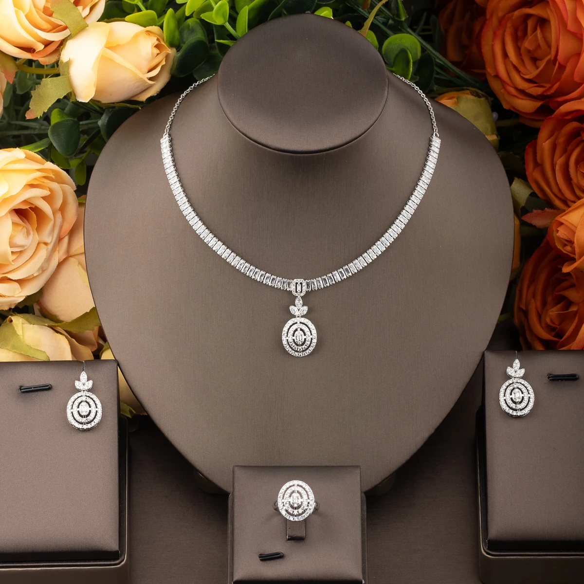 1 Set of Simple and Stylish Cubic Zirconia Round Pendant Necklace, Earrings, and Ring Set, Suitable for Women's Daily Wear and Parties, Gift Box Not Included
1 Set of Simple and Stylish Cubic Zirconia Round Pendant Necklace, Earrings, and Ring Set, Suitable for Women's Daily Wear and Parties, Gift Box Not Included