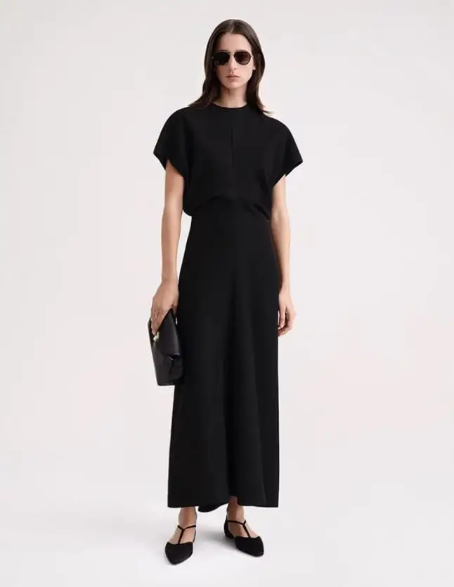 Women's black short sleeved round neck dress minimalist Korean dress Satin dress new in dresses
Women's black short sleeved round neck dress minimalist Korean dress Satin dress new in dresses